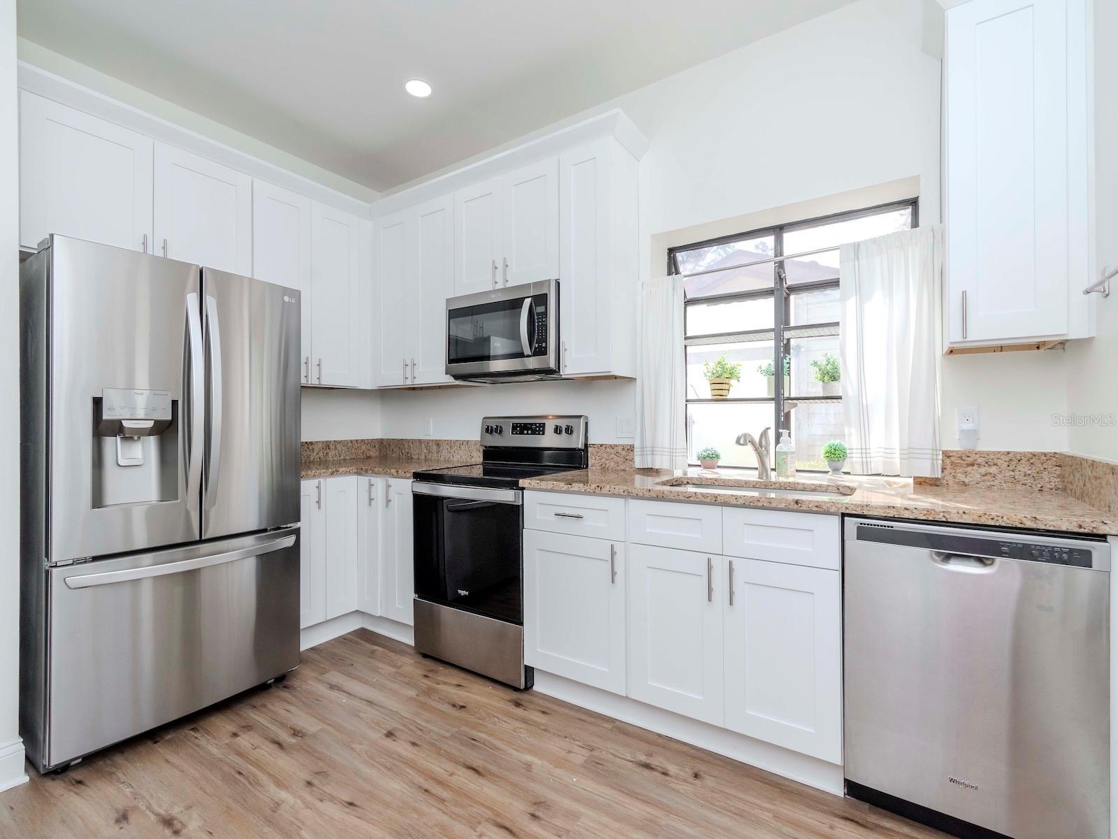 1813 LAKE CYPRESS DR #902