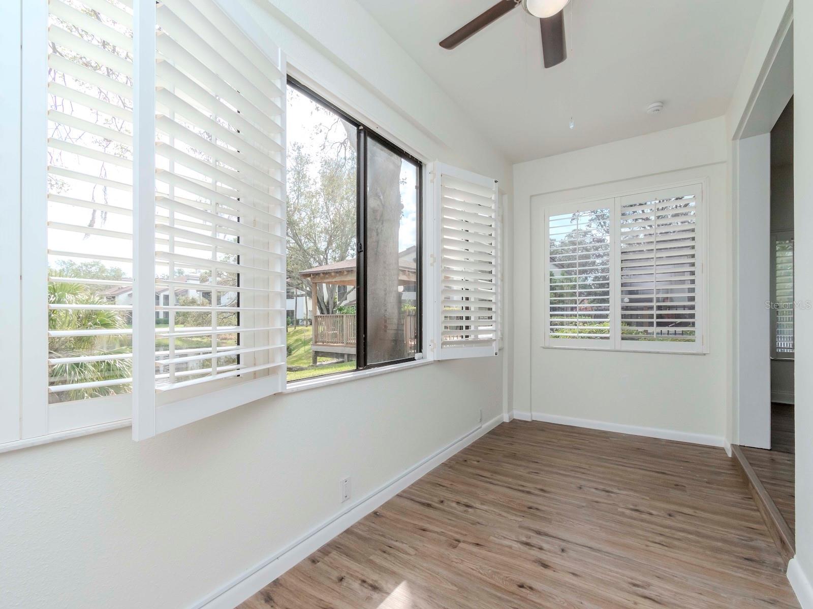 1813 LAKE CYPRESS DR #902