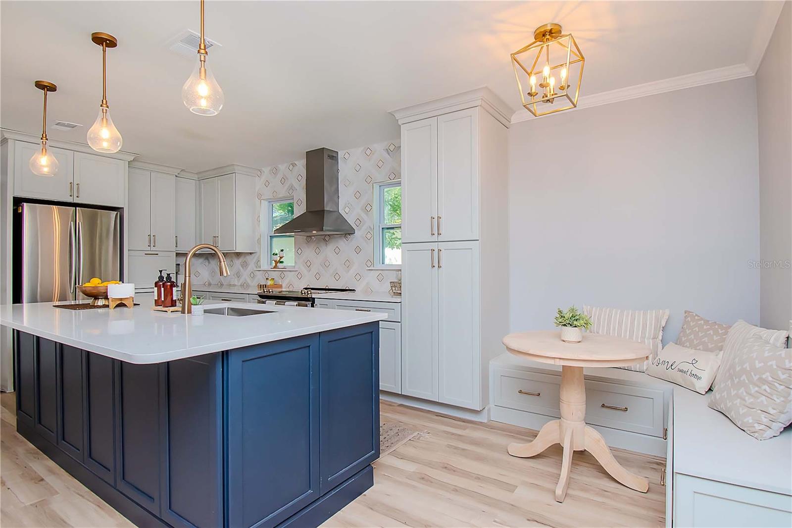 2805 W BAY HAVEN DR