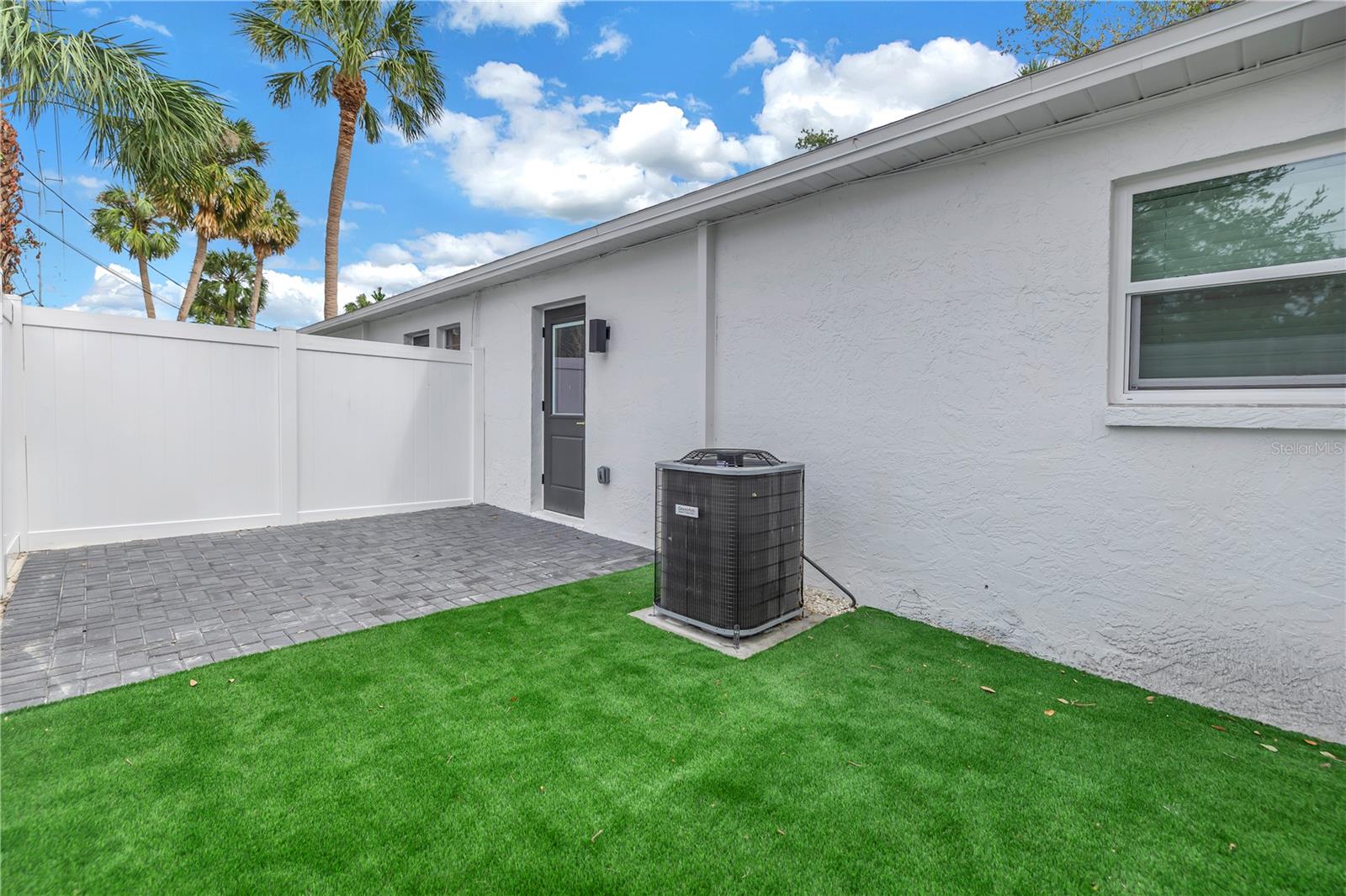 3009 & 3011 W BINNICKER AVE