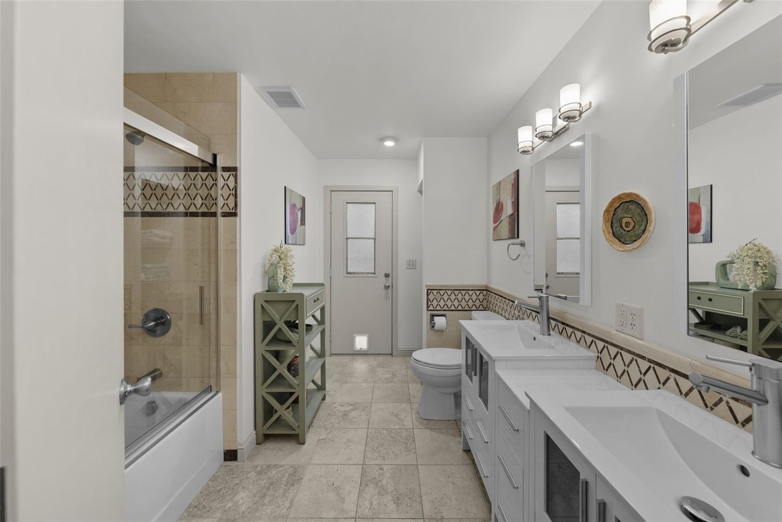 3220 W BAY VISTA AVE
