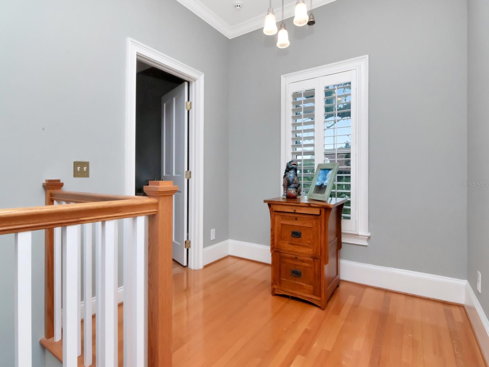 1403 W WATROUS AVE
