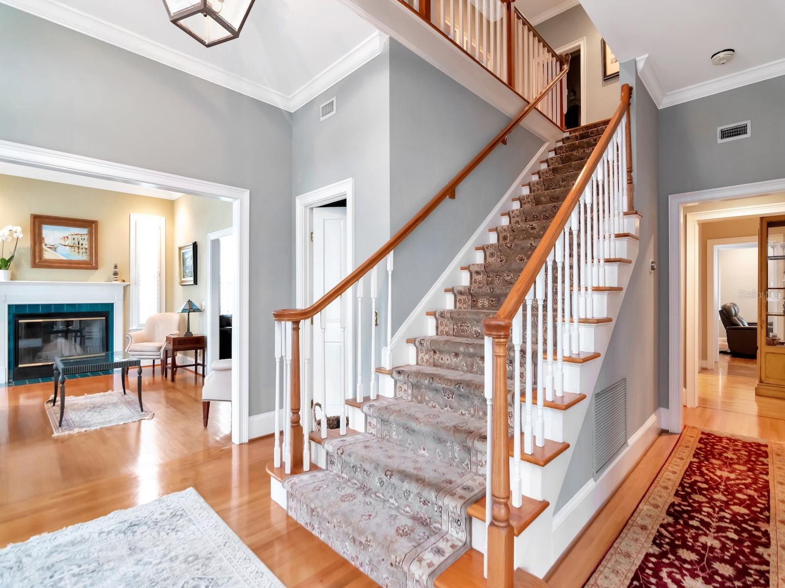 1403 W WATROUS AVE