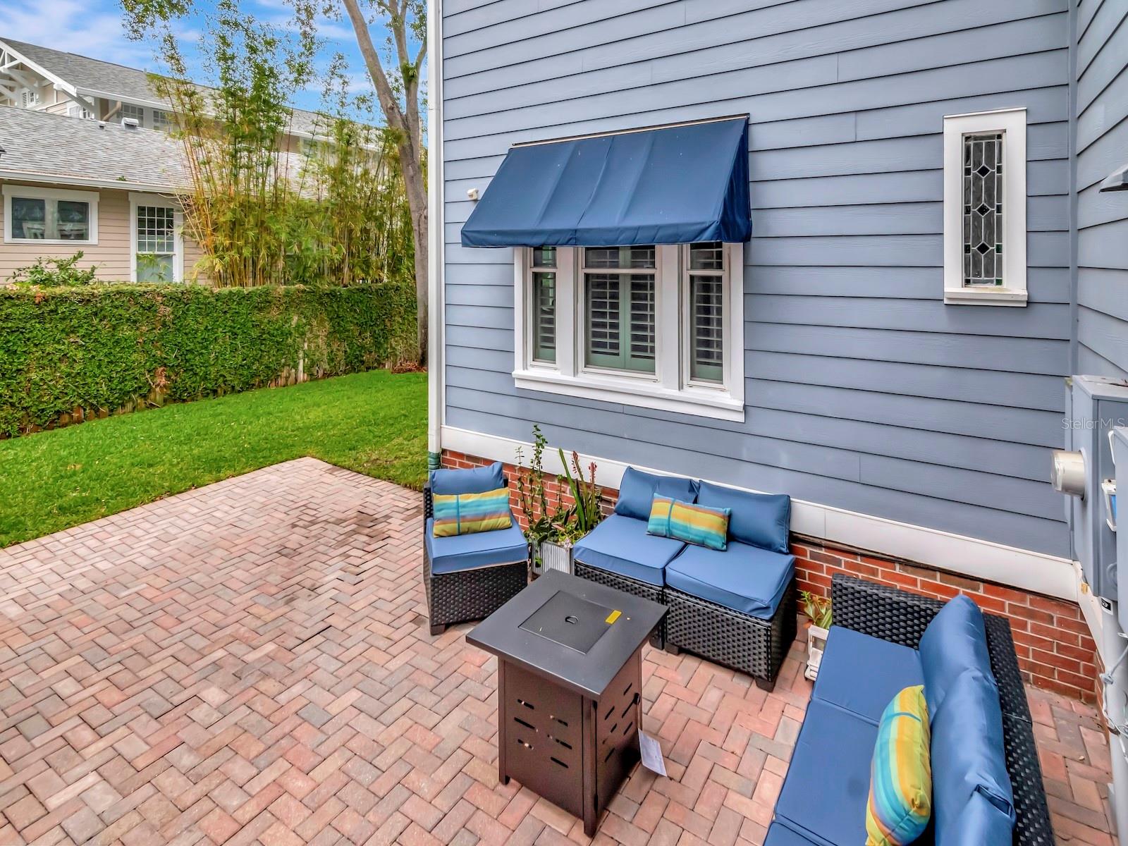 1403 W WATROUS AVE