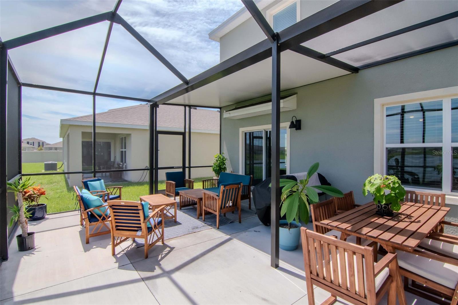 9744 CRESCENT RAY DR