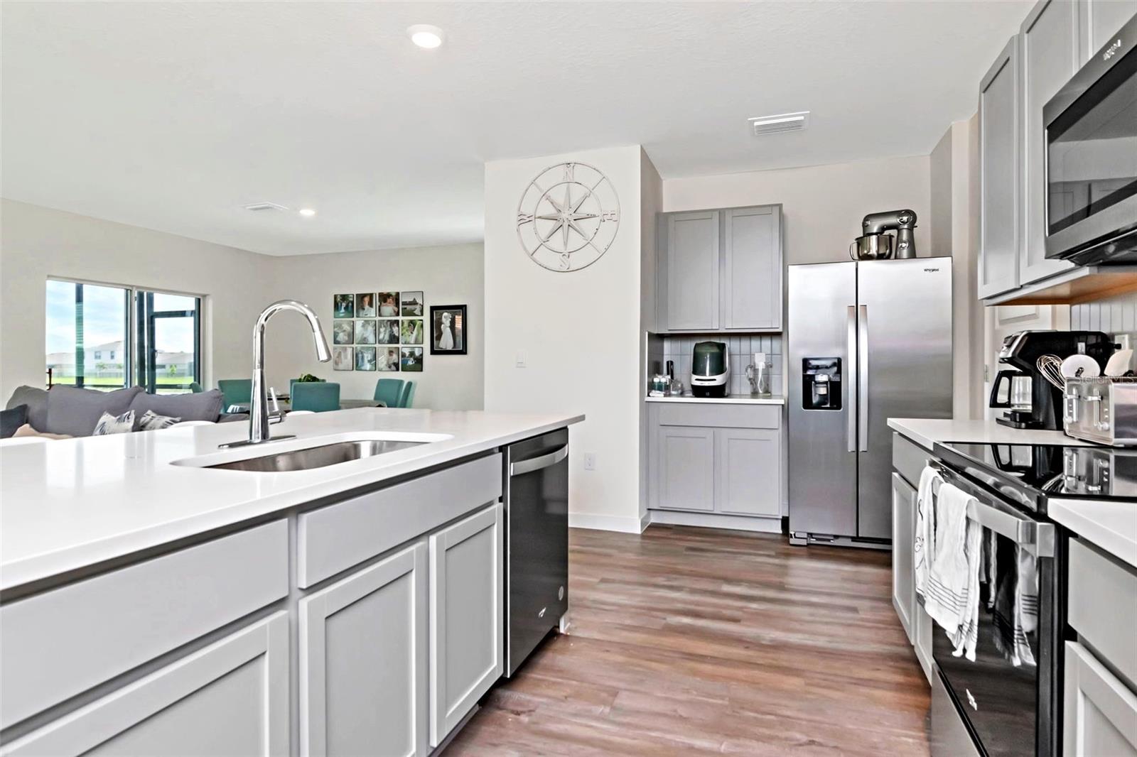 9744 CRESCENT RAY DR