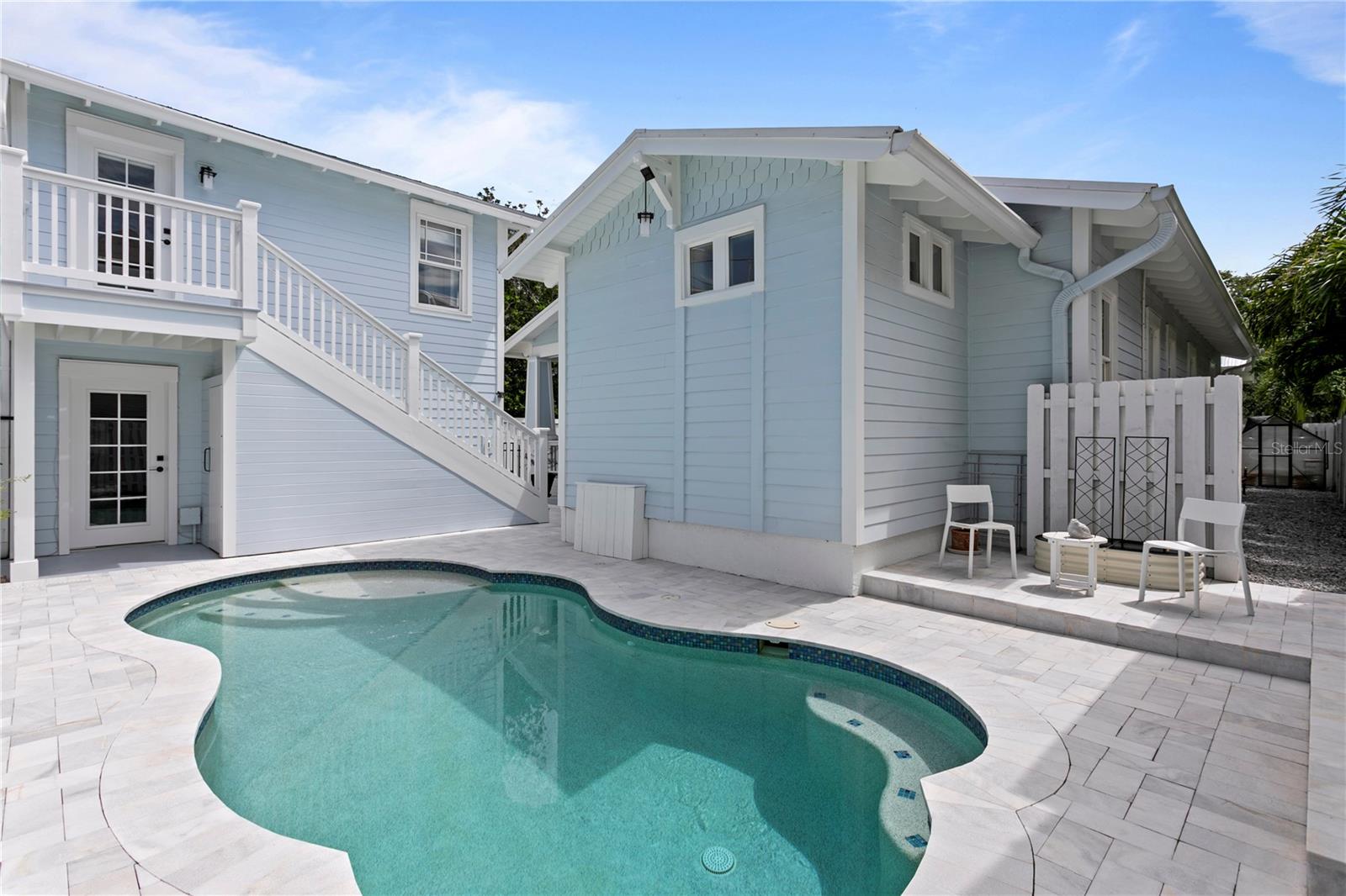 823 S EDISON AVE