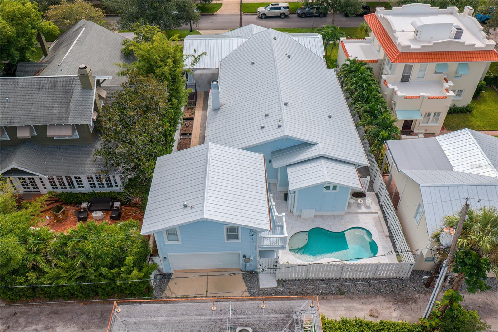 823 S EDISON AVE