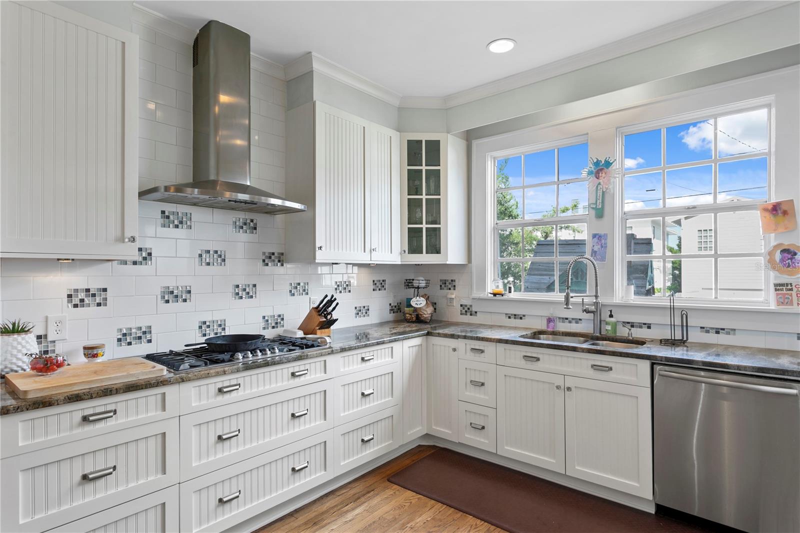 802 S DELAWARE AVE
