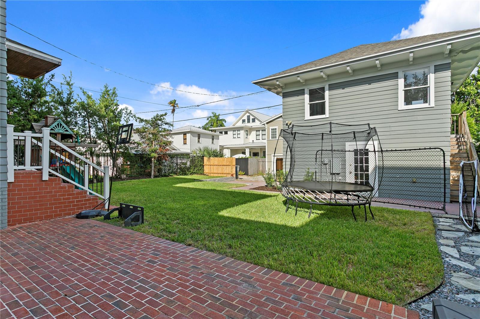802 S DELAWARE AVE