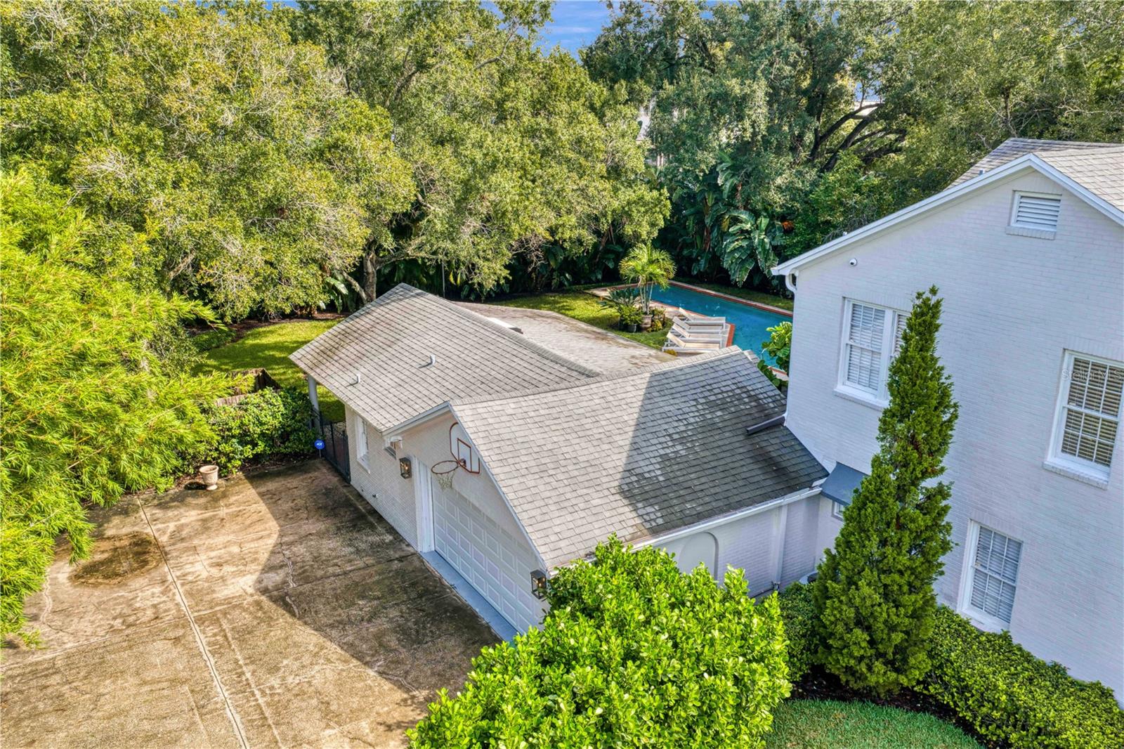 3209 W PARKLAND BLVD