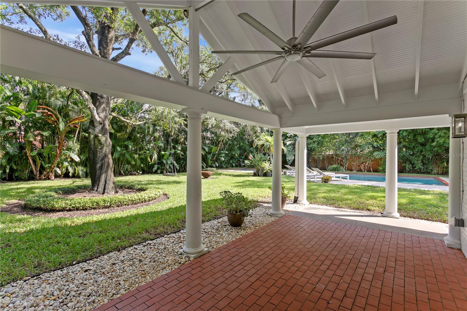 3209 W PARKLAND BLVD