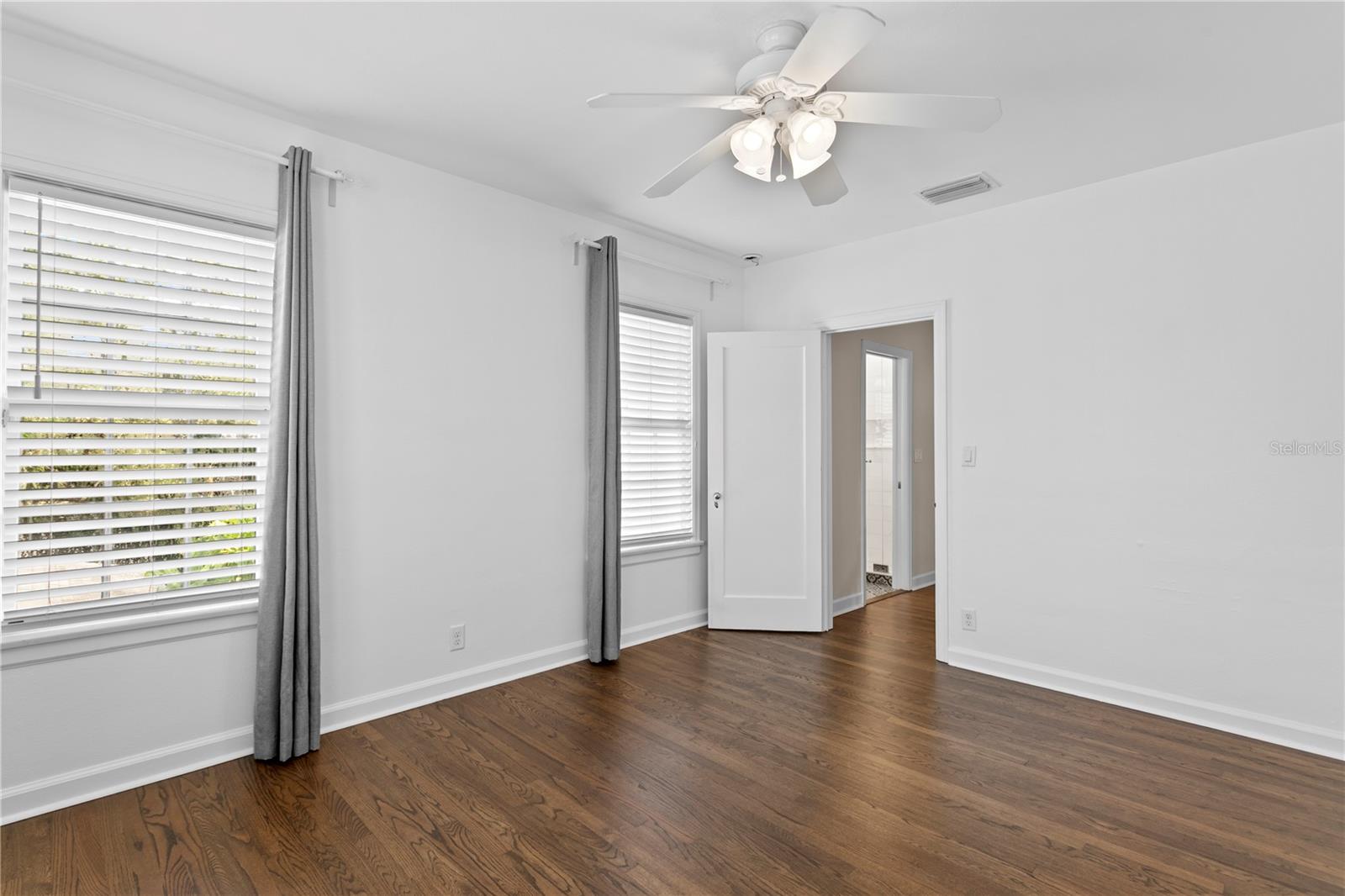 3209 W PARKLAND BLVD