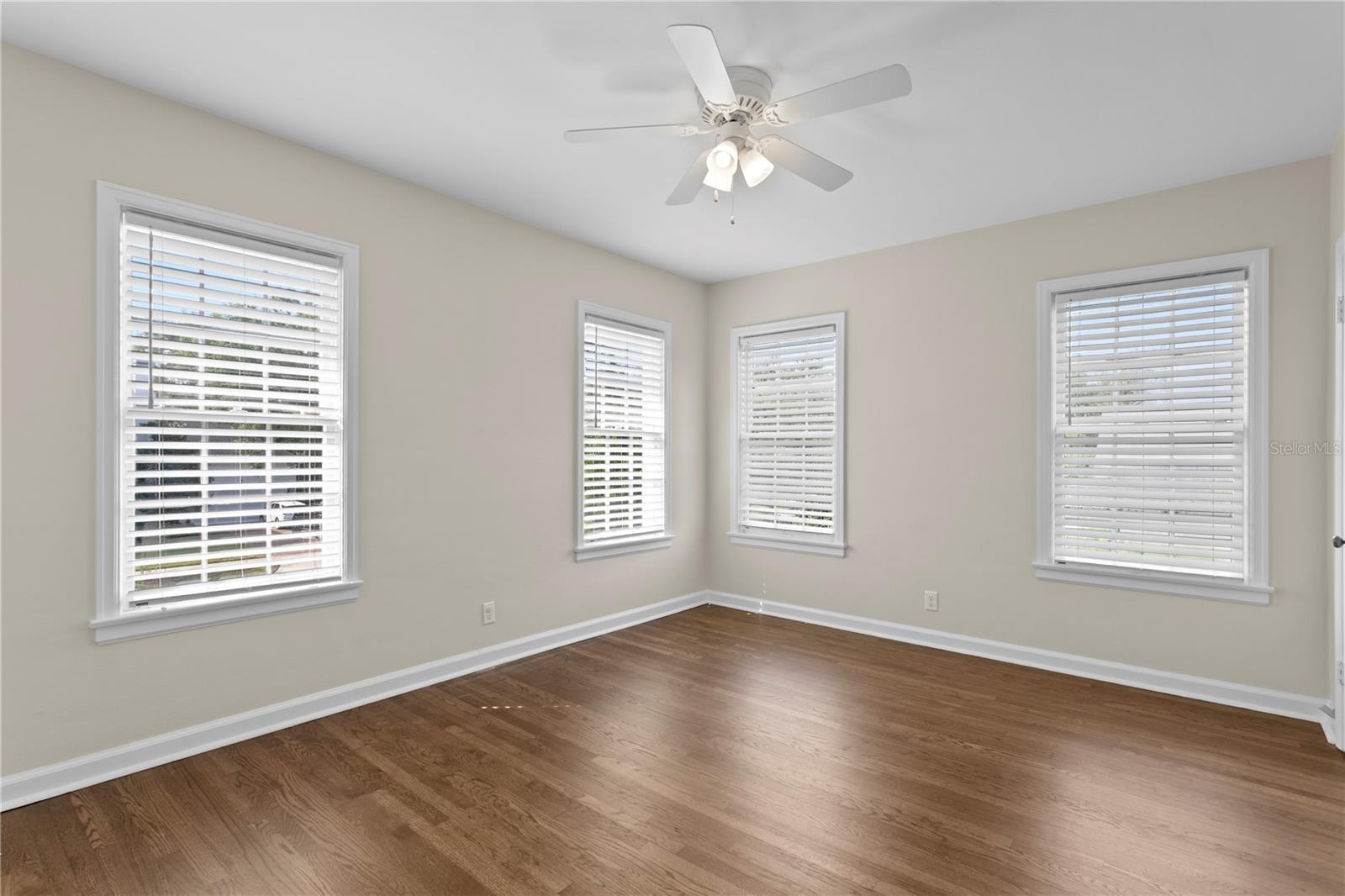 3209 W PARKLAND BLVD