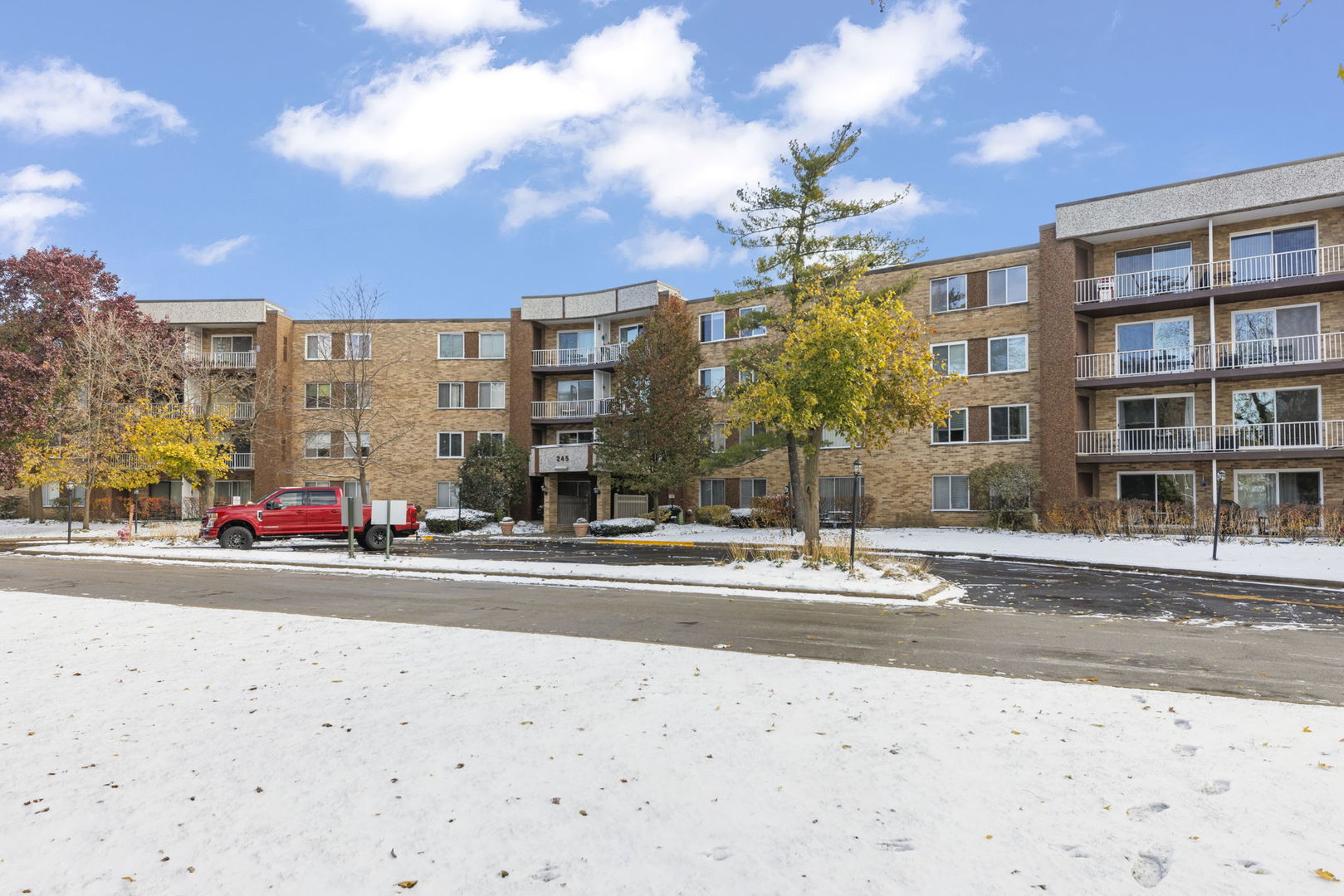 245 S Park Lane Unit: 321