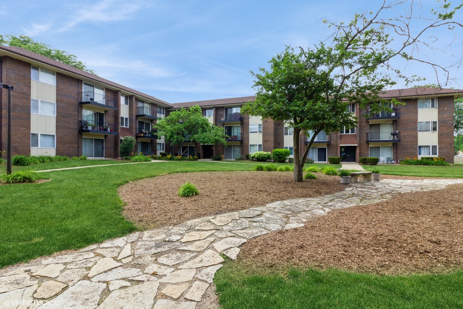 5s066 Pebblewood Lane Unit: B1