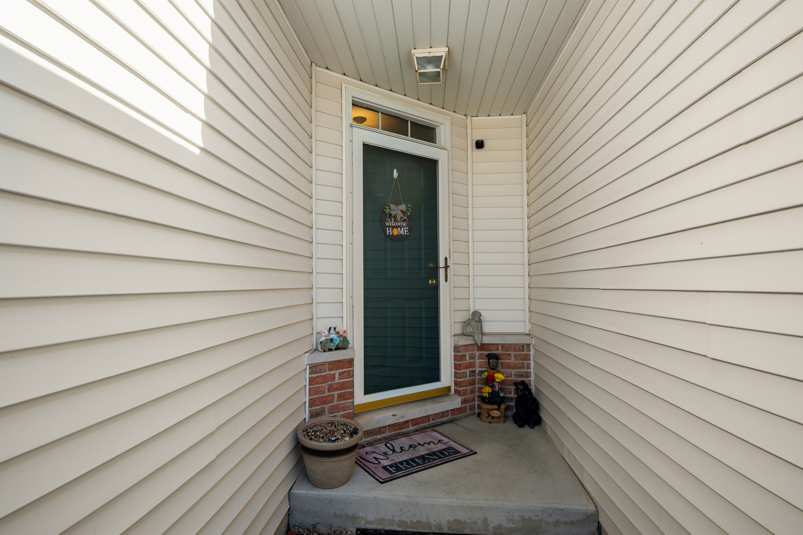 16017 W Iroquois Drive