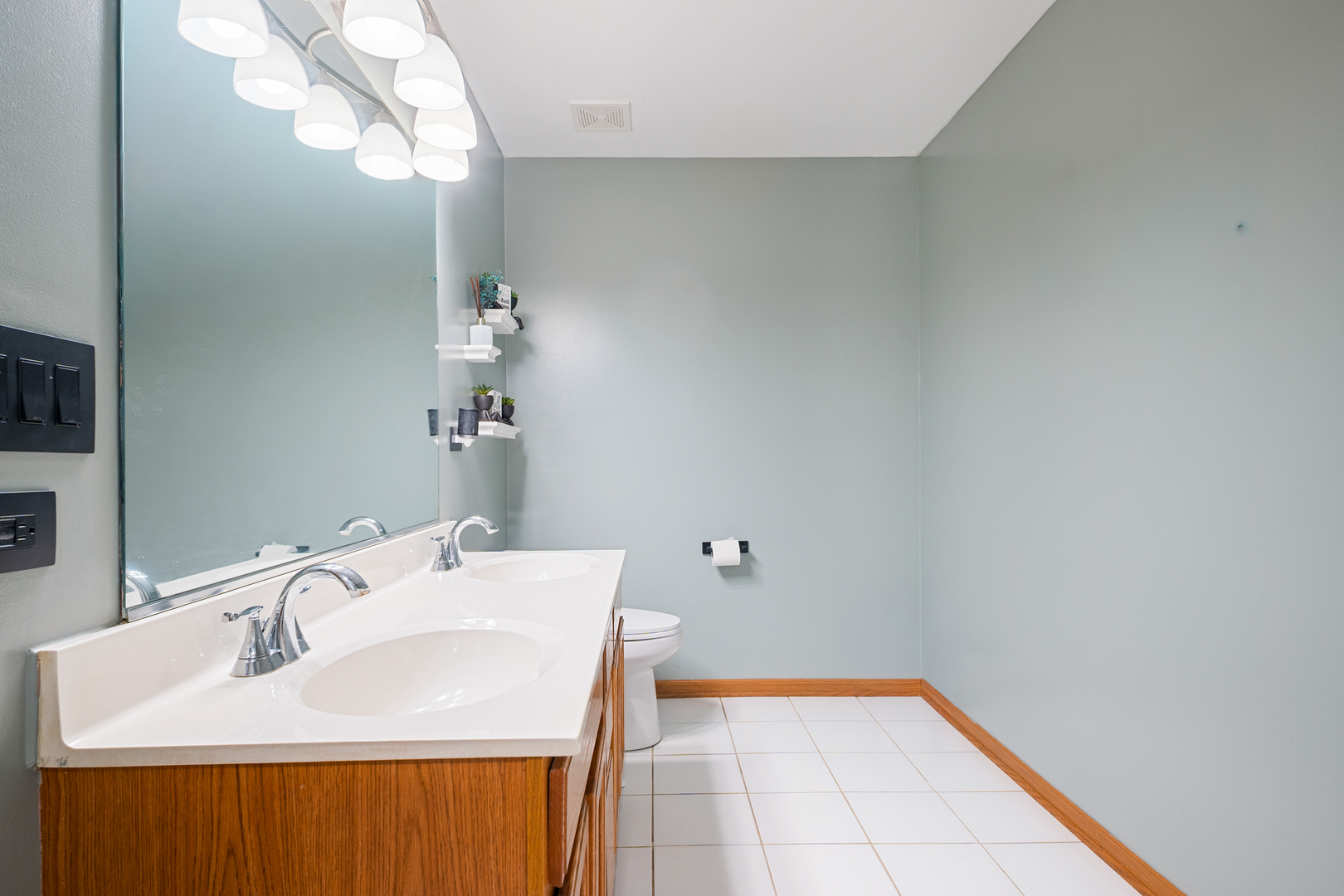 16017 W Iroquois Drive