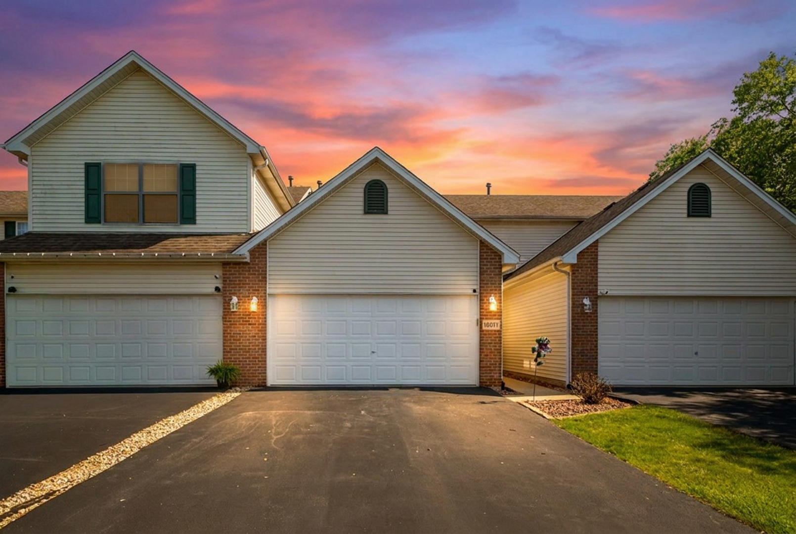 16017 W Iroquois Drive