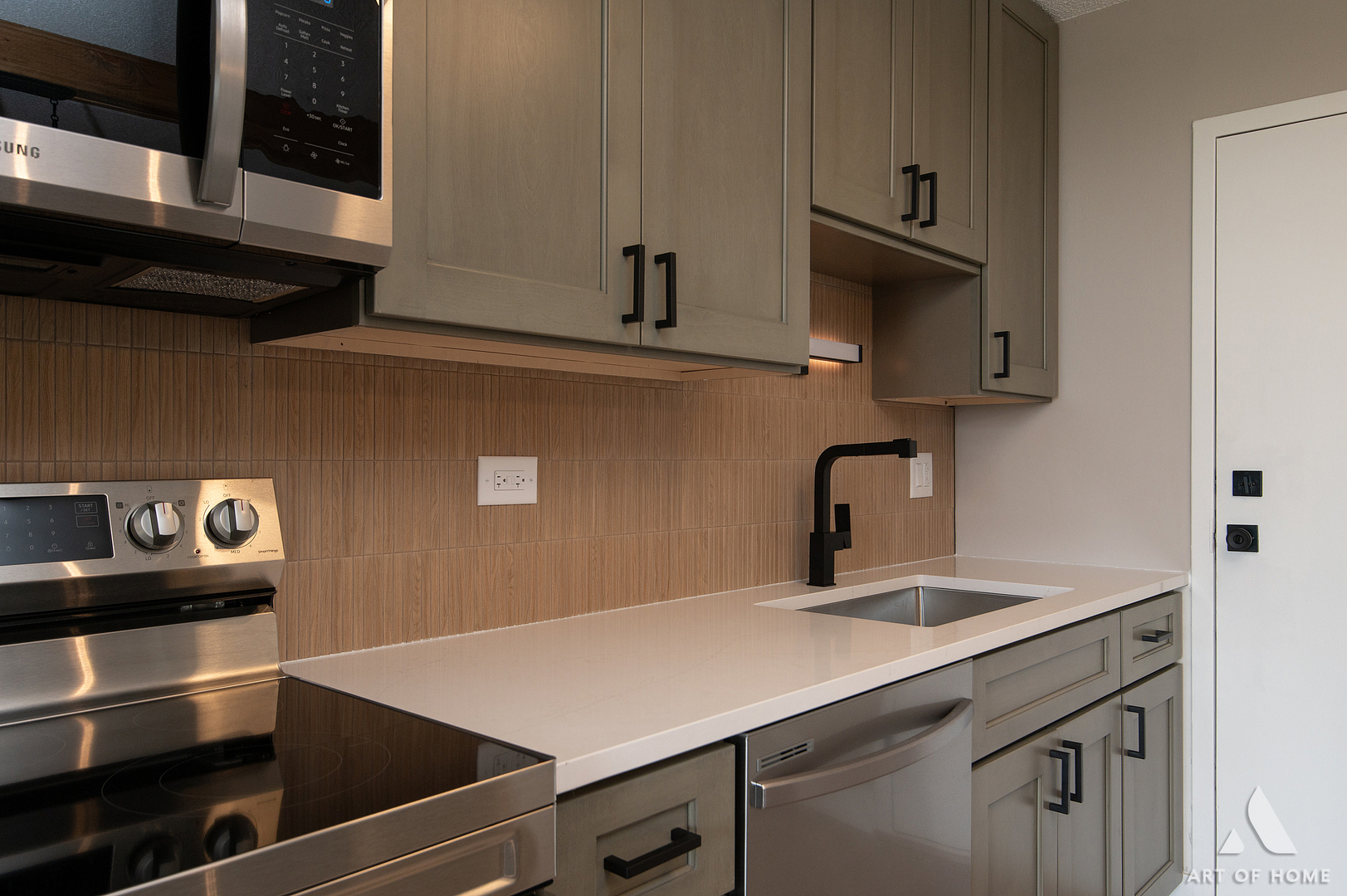 1150 E Jackson Street Unit: 4F