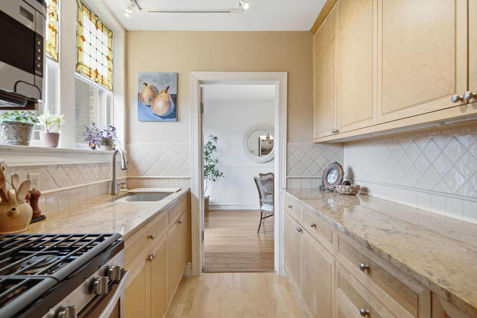 6751 N Artesian Avenue Unit: 1C
