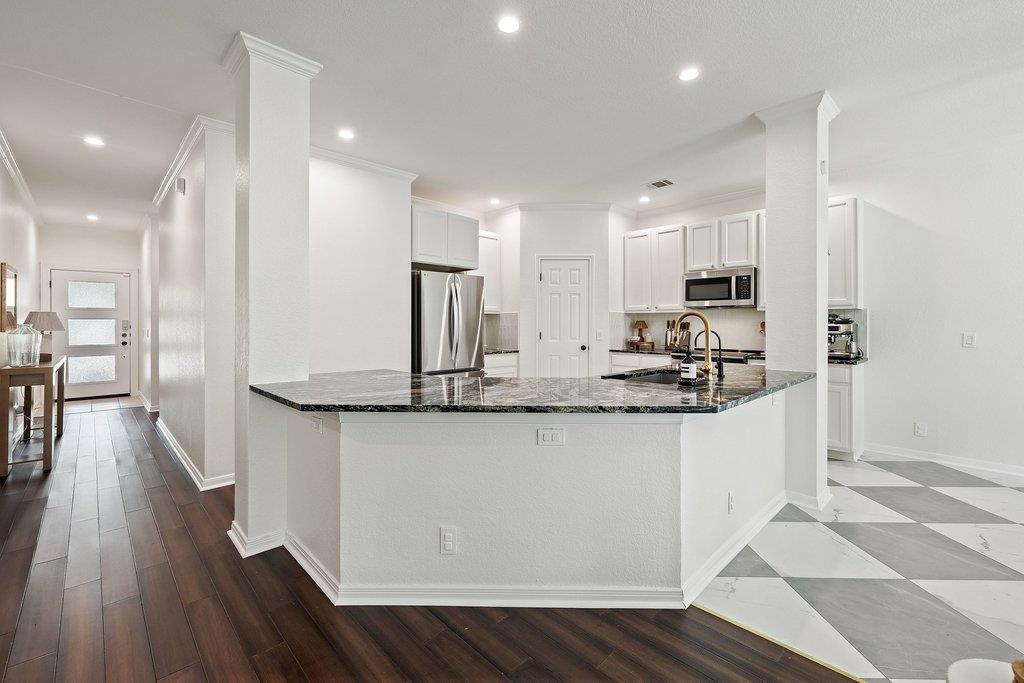 2720 Cascade Falls DR