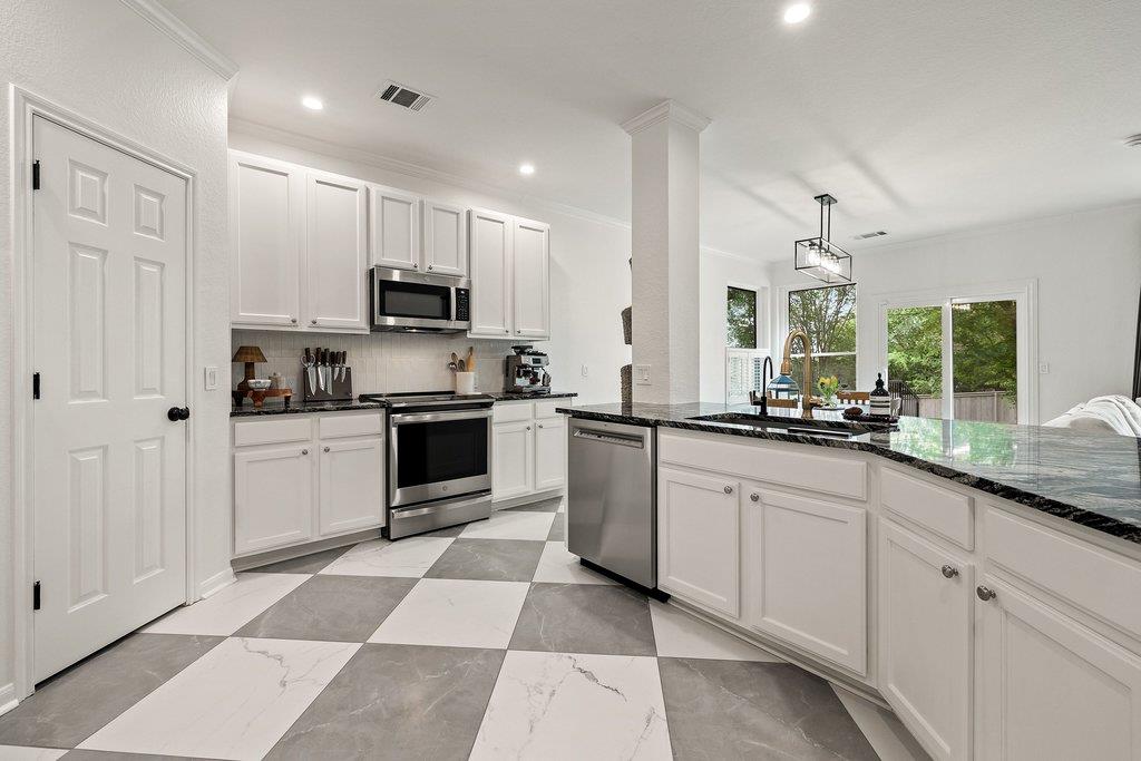 2720 Cascade Falls DR