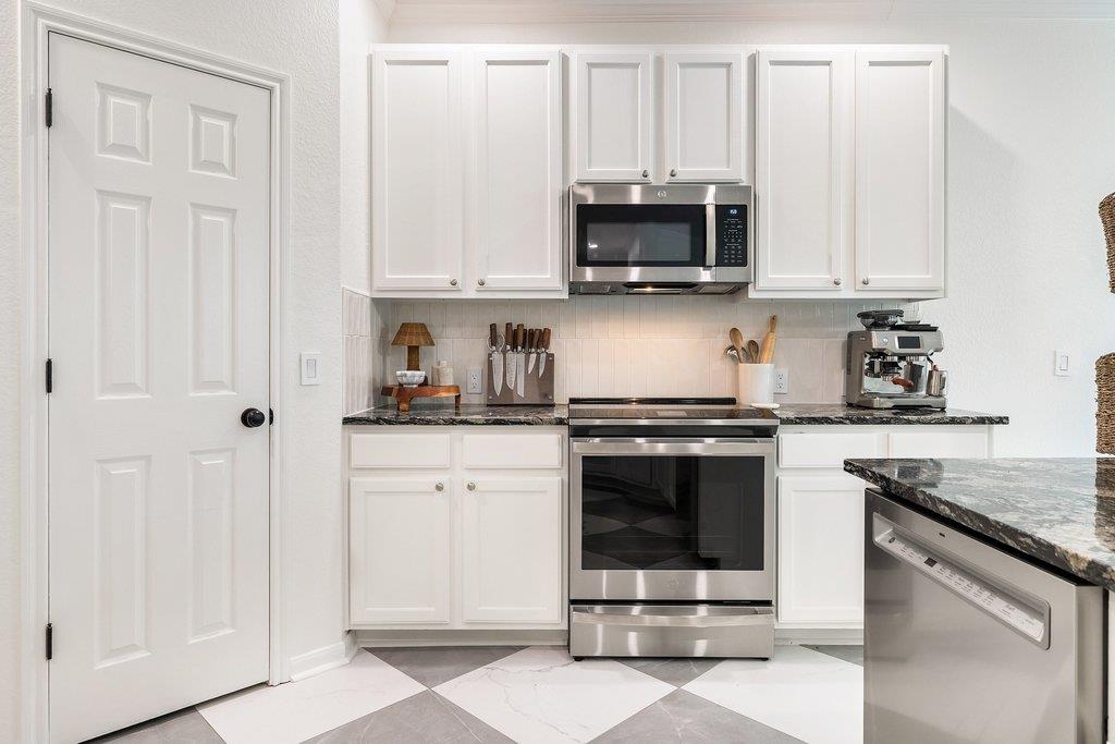 2720 Cascade Falls DR