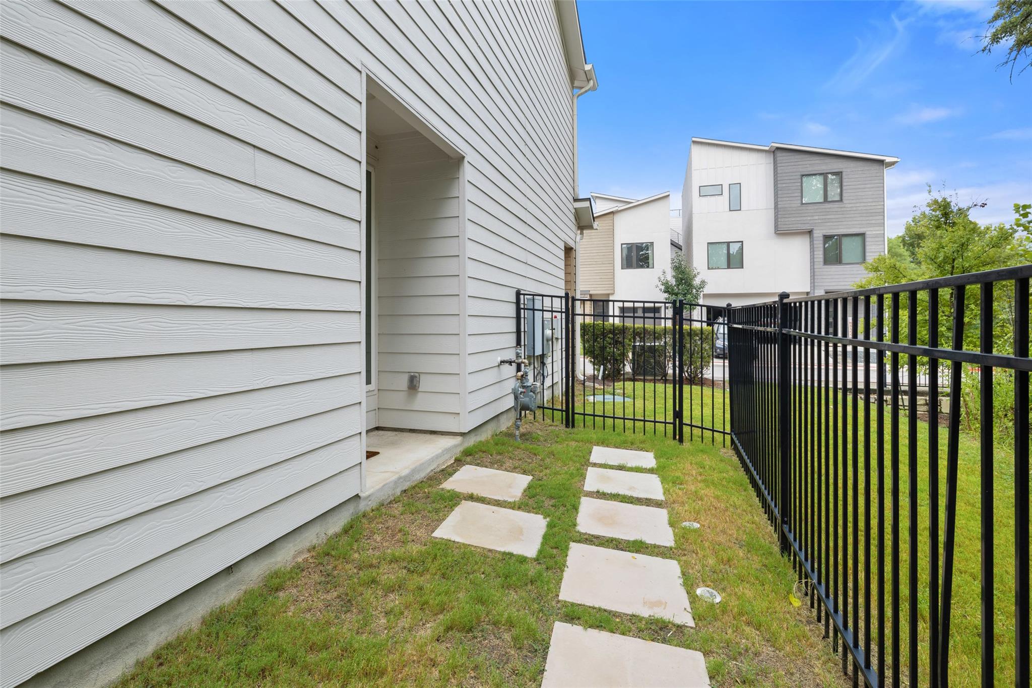 5202 Pink Poppy PASS, Austin