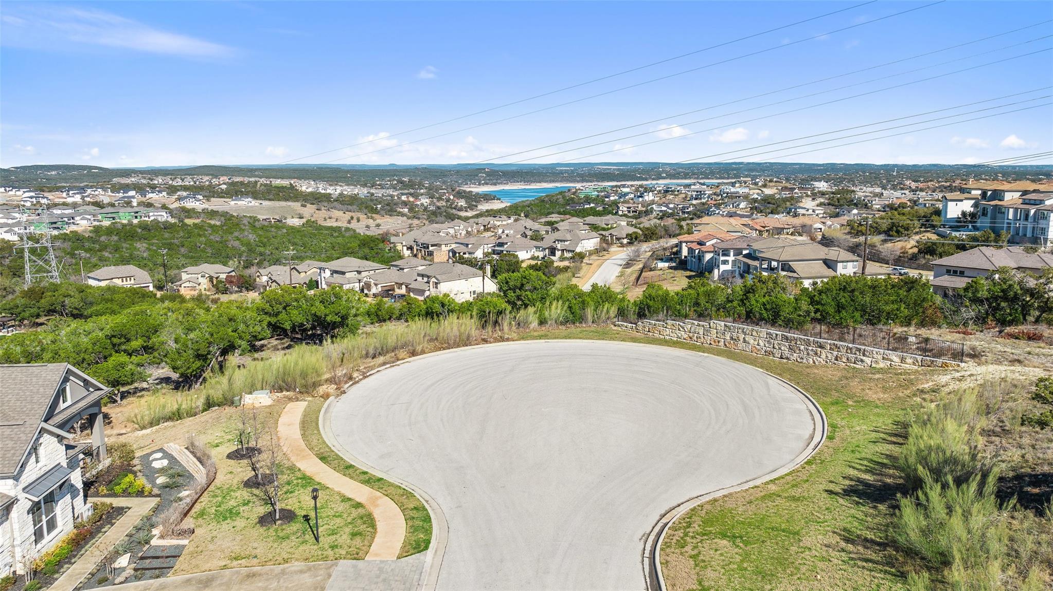 420 Lindale CV