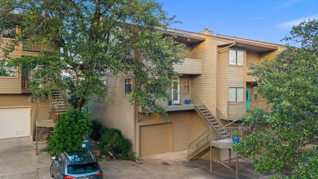 340 Harbor DR