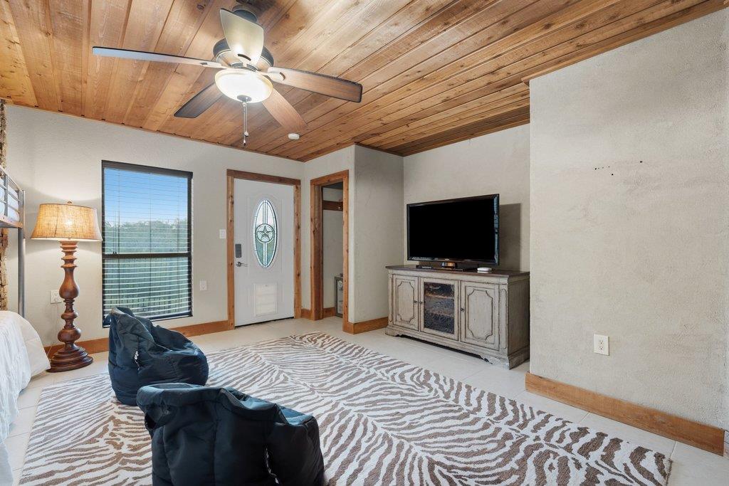 340 Harbor DR
