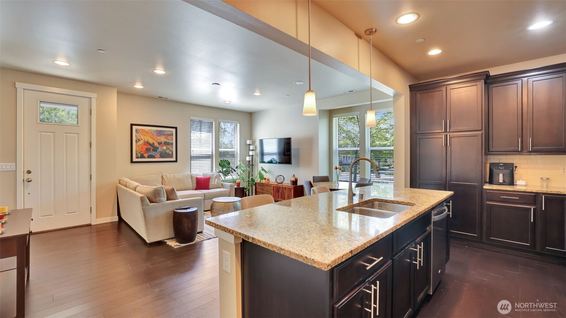 1372 NE Hickory Lane