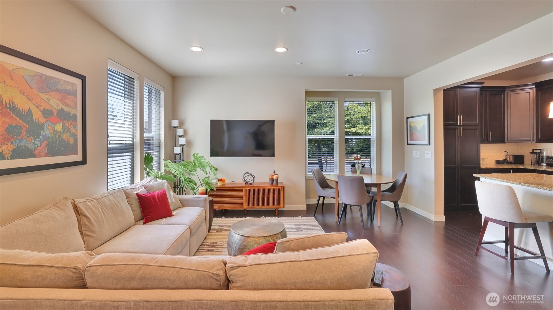 1372 NE Hickory Lane