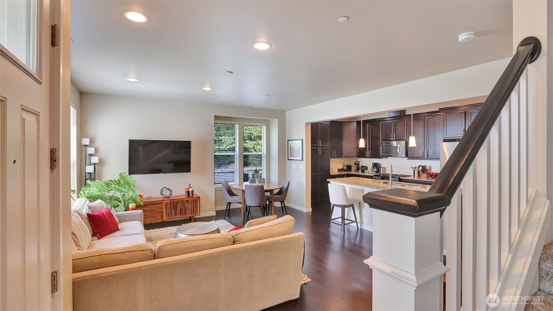 1372 NE Hickory Lane