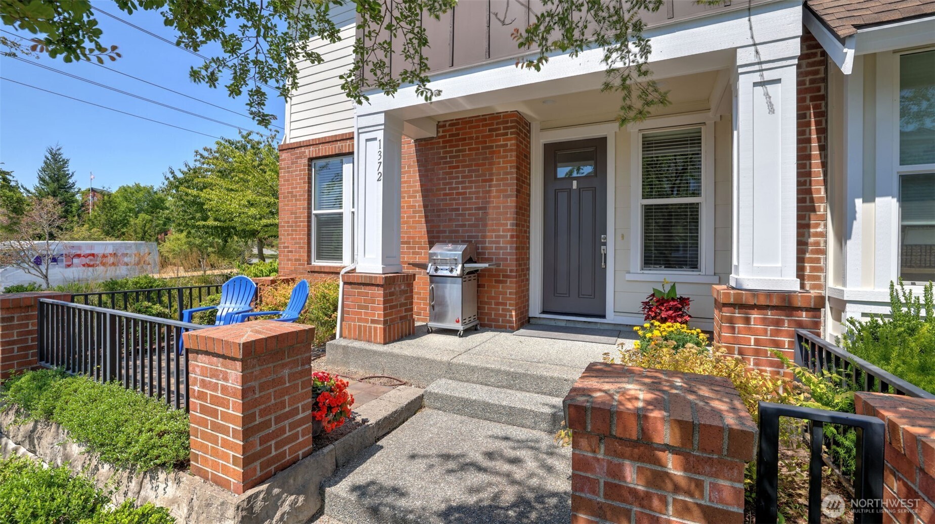 1372 NE Hickory Lane