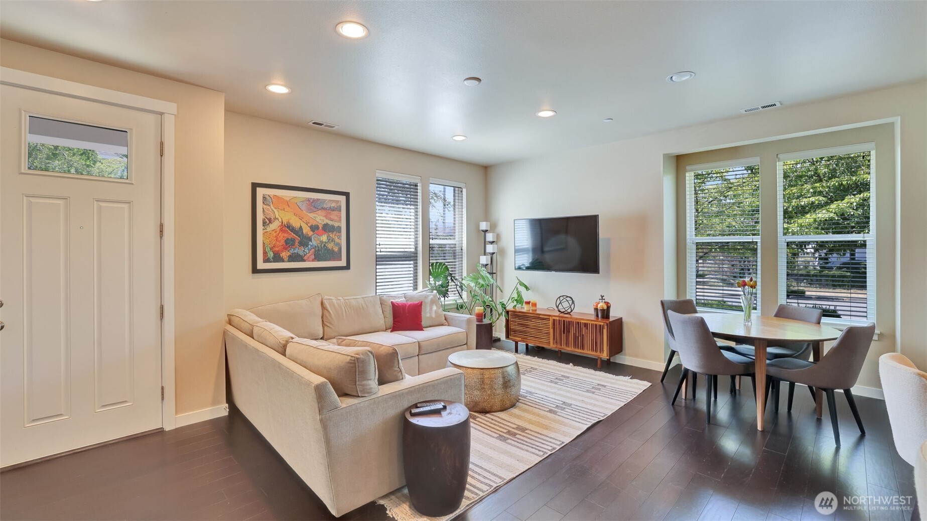 1372 NE Hickory Lane