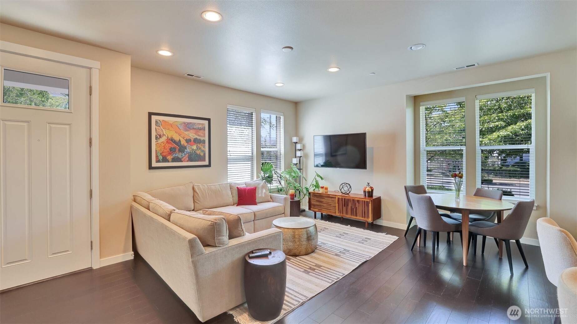 1372 NE Hickory Lane