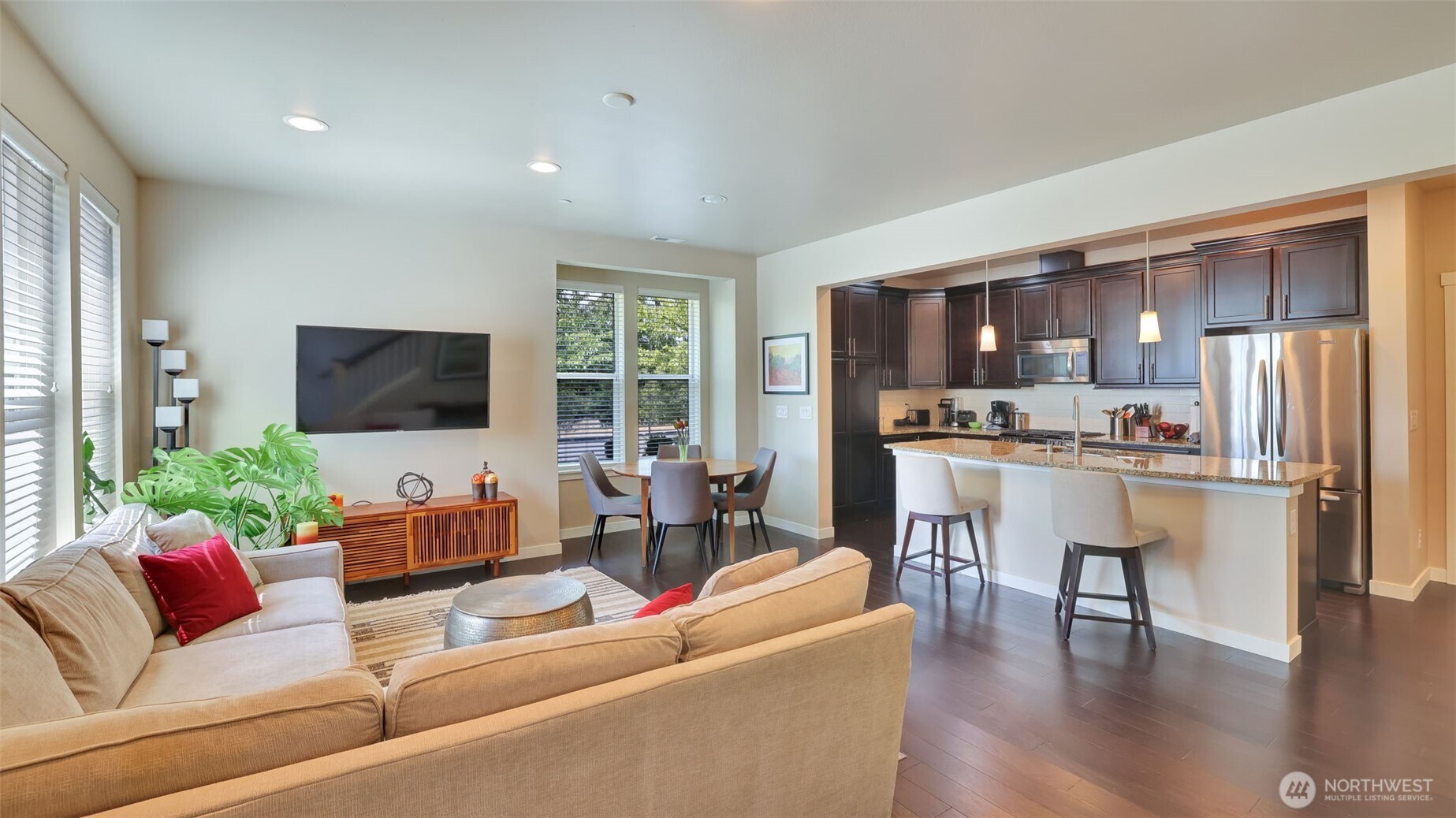 1372 NE Hickory Lane