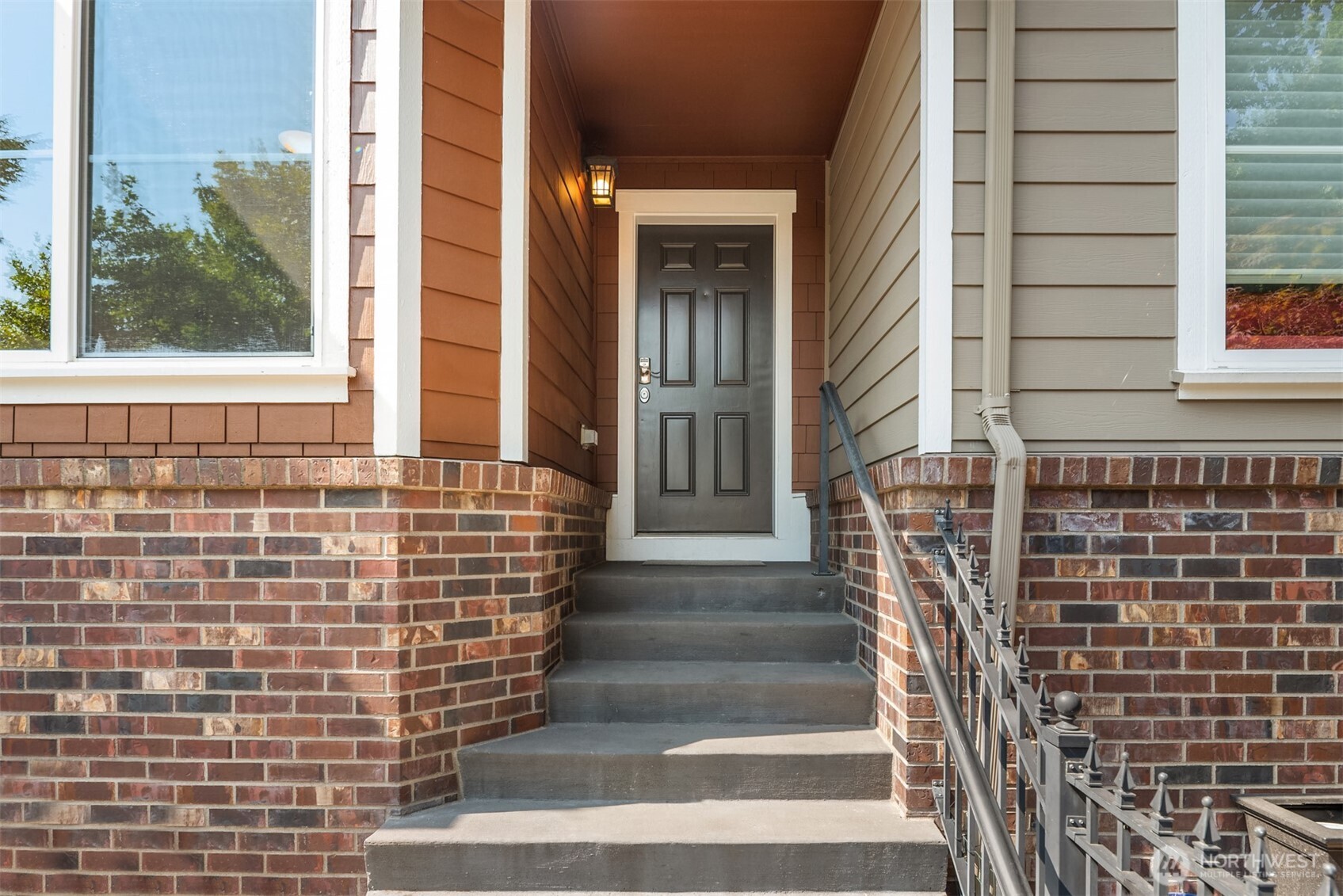 209 18th Avenue E Unit: B