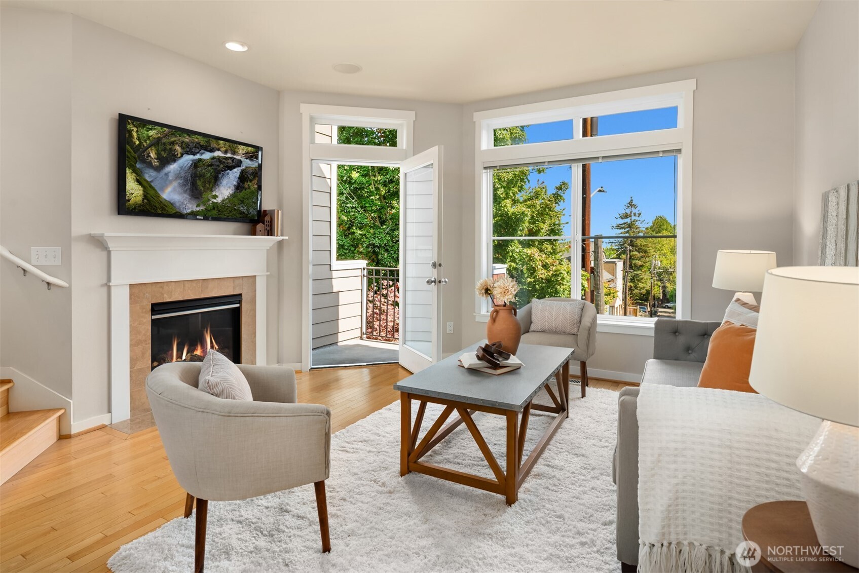 209 18th Avenue E Unit: B