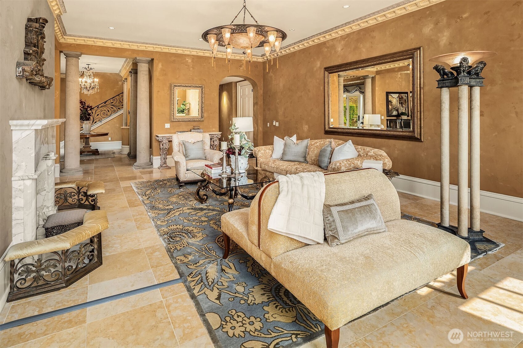 623 W Highland Drive