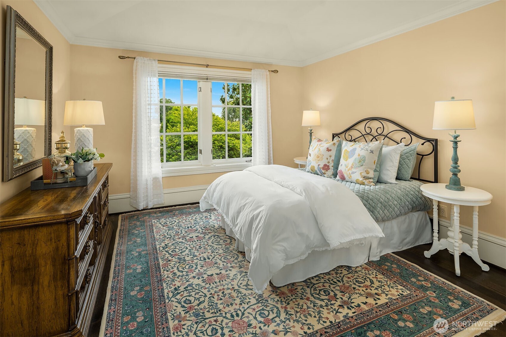 623 W Highland Drive