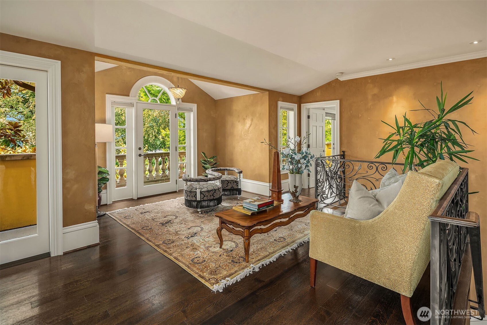 623 W Highland Drive