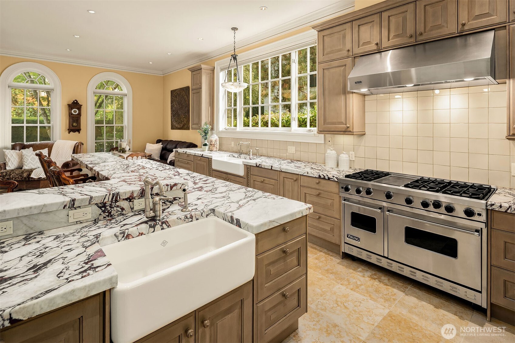 623 W Highland Drive