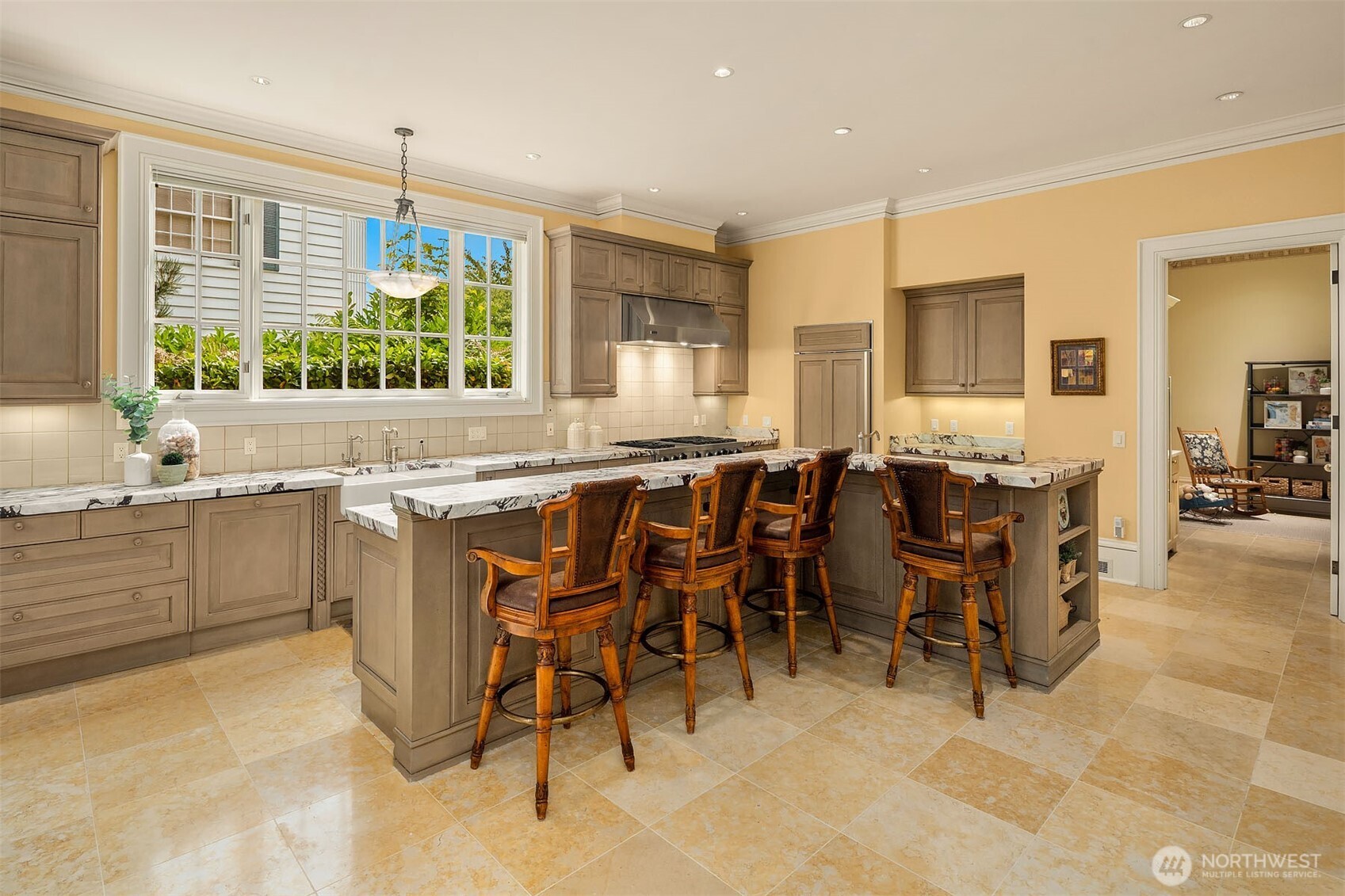 623 W Highland Drive