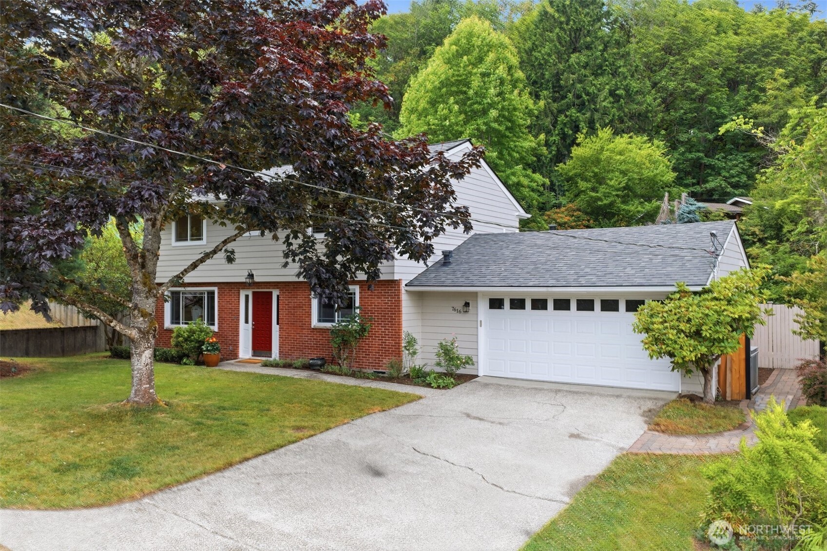 7616 SE 37th Place