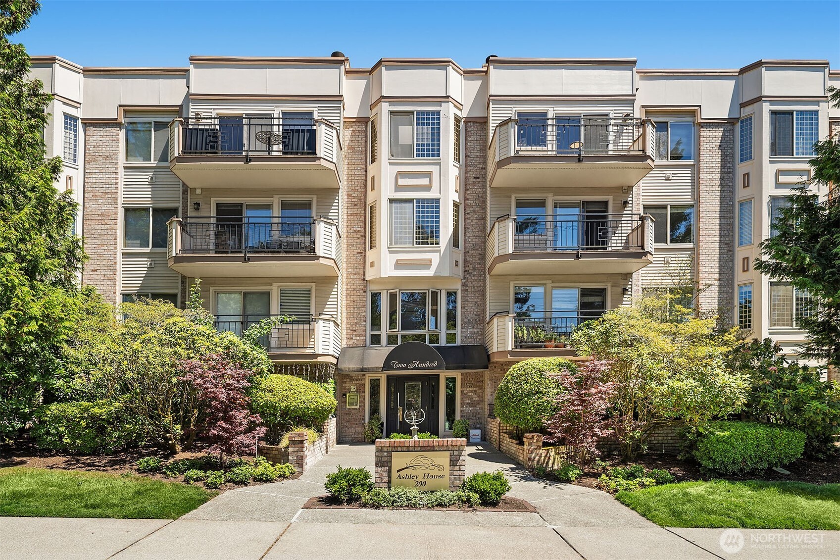 200 99th Avenue NE Unit: 28