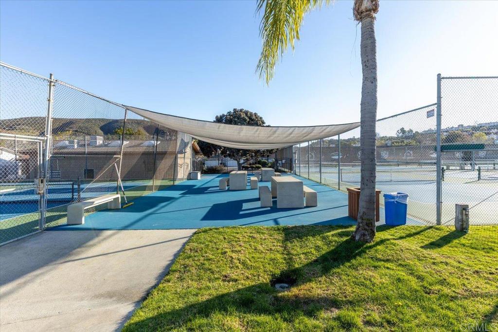 1003 La Tierra Drive