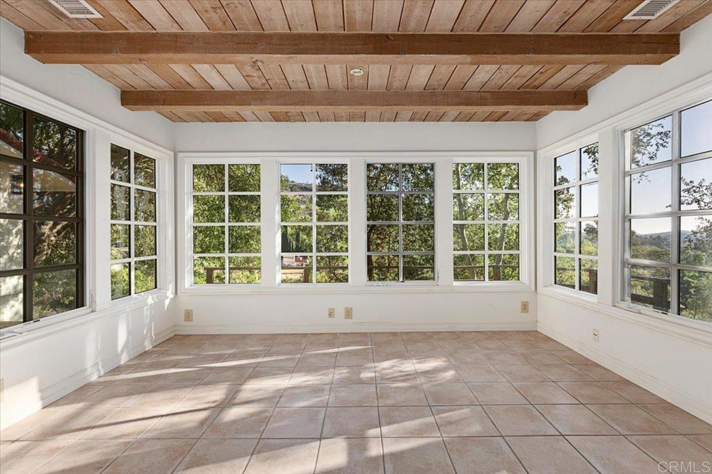 748 Old Oak Ridge